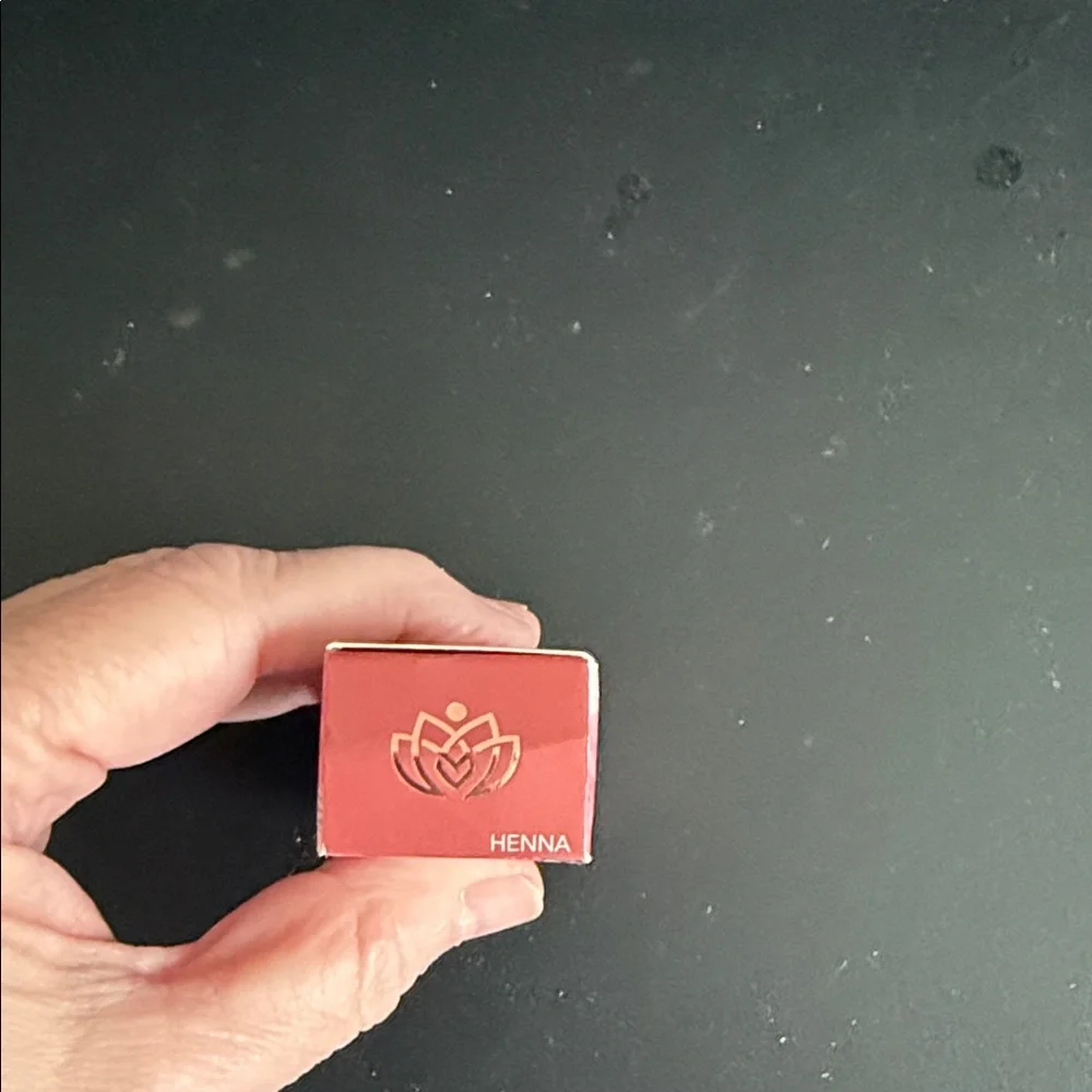 Henna Lipstick —‎ Rose Pink Shade